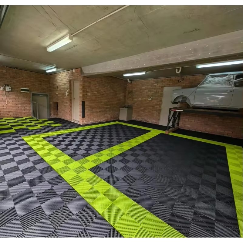 10枚入り、連結式で滑り止め加工が施された、モジュール式のガ - Car Floor Mat のレビューと価格