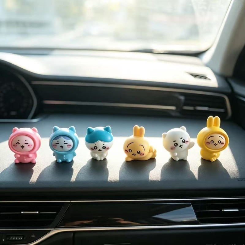 ちいかわのミニフィギュア、かわいいうさぎのキャラクターが描か - Car Accessories Japanese のレビューと価格